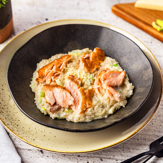 Risoto de Alho Poró com Lascas de Salmão