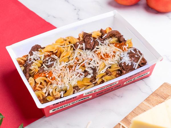 Fusilli ao Molho de Filé Mignon