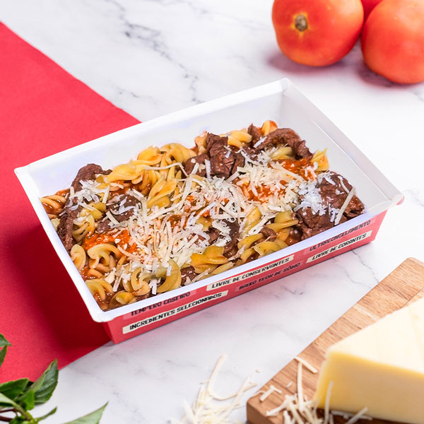 Fusilli ao Molho de Filé Mignon