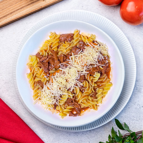 Fusilli ao Molho de Filé Mignon